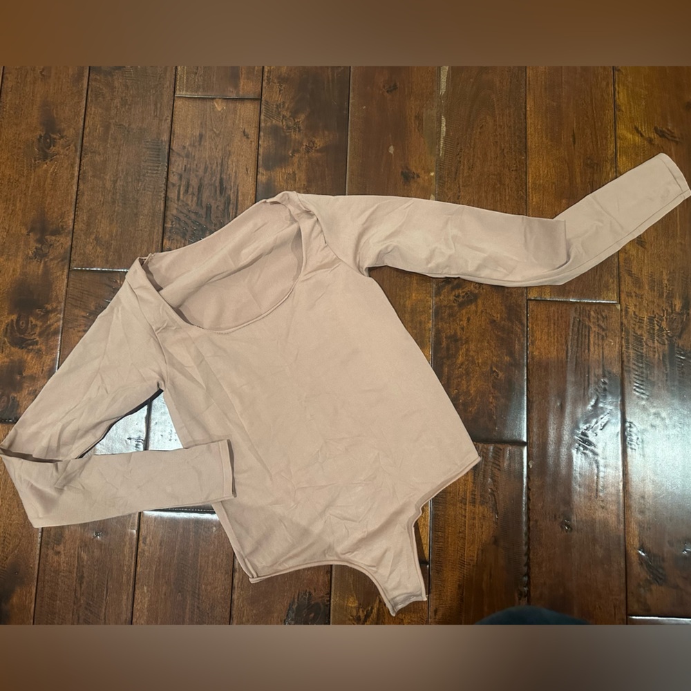 SKIMS Tan Long Sleeve Top size s/m